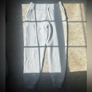 Lululemon Scuba High-Rise Jogger
*Full Length